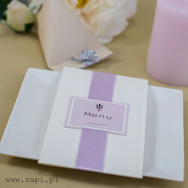 Romantyczna karta menu z tasiemką w kolorze różu