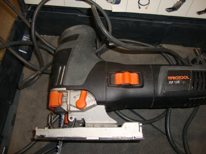 Wyrzynarka PROTOOL JSP 120 w walizce