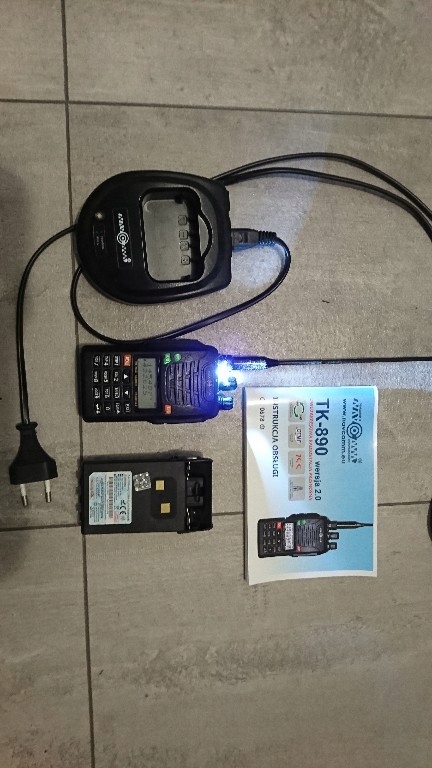 dwuzakresowa radiostacja przenośna navcomm TK-890