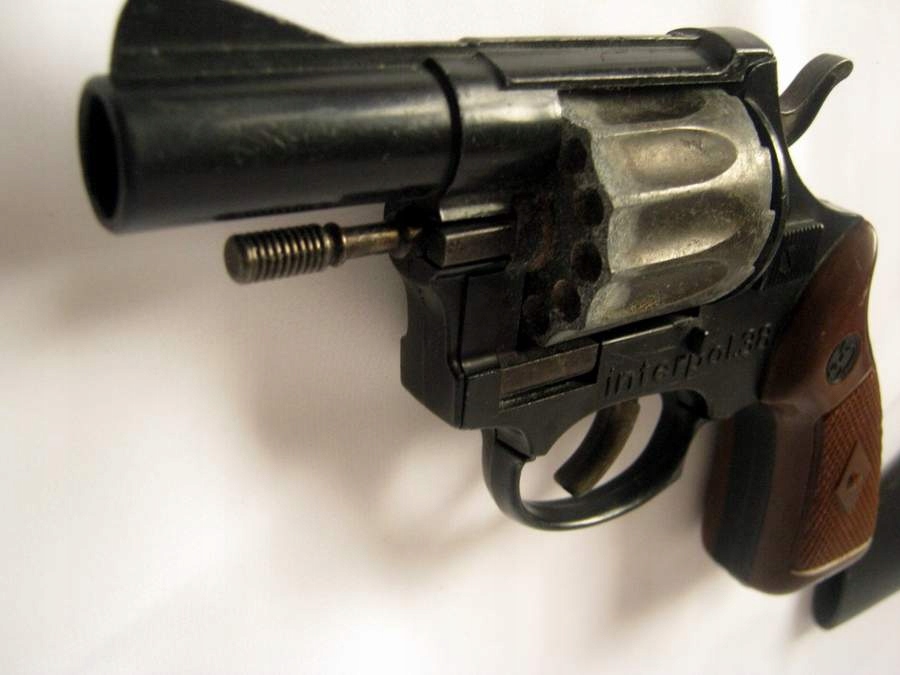 NIEMIECKI PISTOLET BĘBENKOWY COLT
