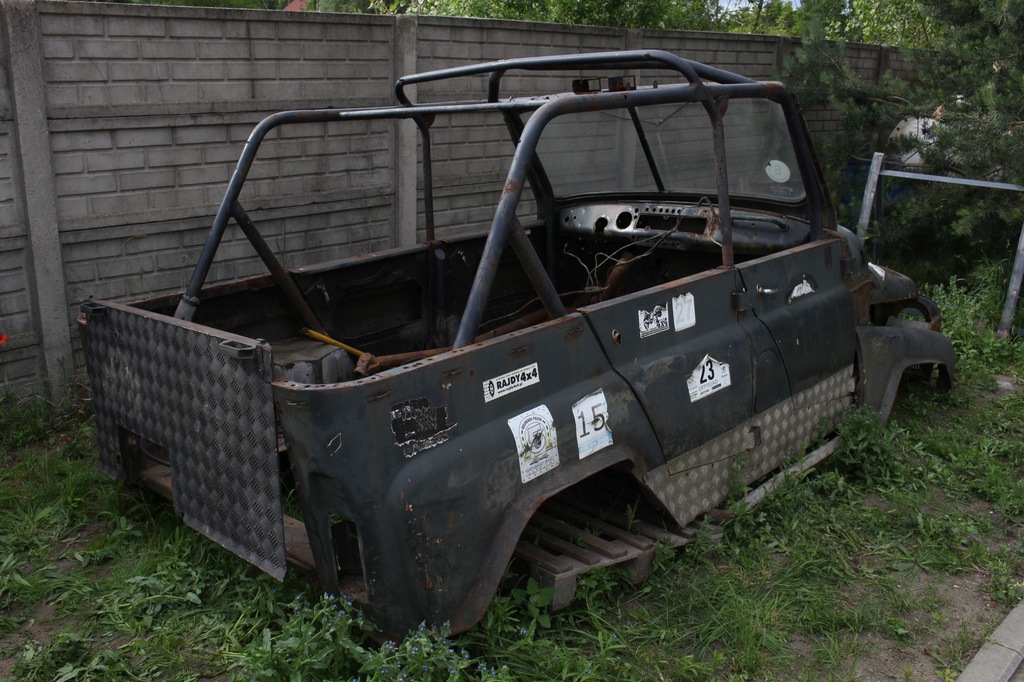 UAZ karoseria z klatką bezpieczeństwa + kangur