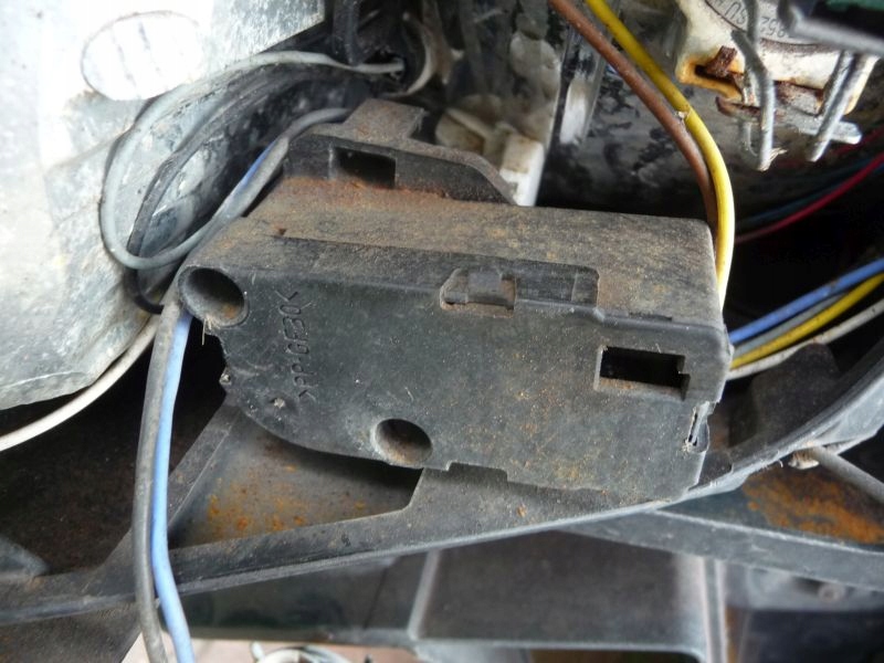 Silniczek regulacji lampy przód Fiat Stilo