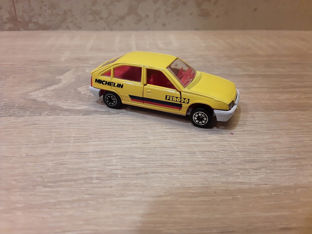 GUISVAL OPEL KADETT GSI 1/58 JAK MAJORETTE SPAIN