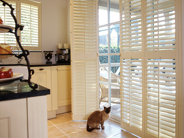 Shutters okiennica drewniana retro vintage żaluzja
