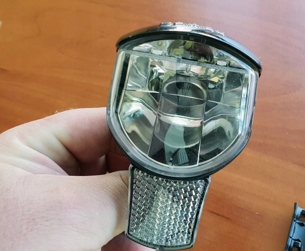 B&M 90 lux Lumotec Iq2 Luxos U USB dzienne