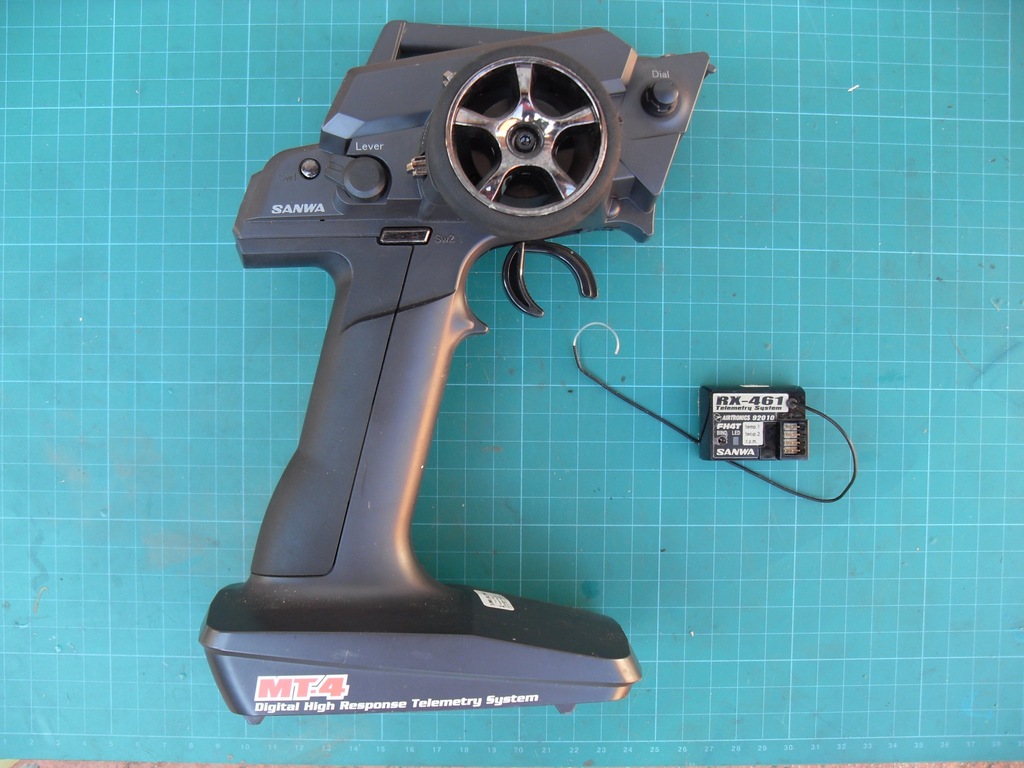 APARATURA SANWA MT4 2,4 GHz