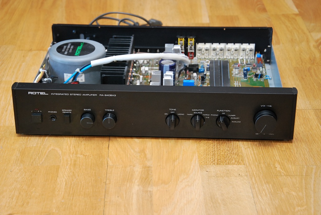 Wzmacniacz ROTEL RA-840BX3