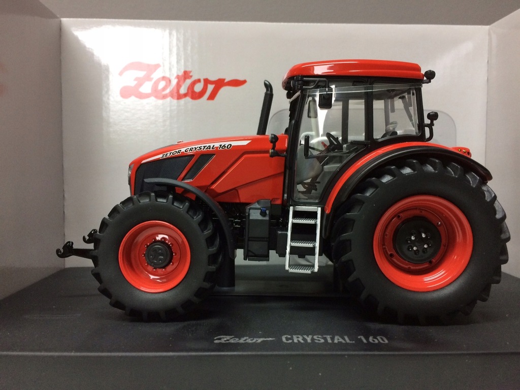 Ciągnik Zetor Crystal 160 Universal Hobbies 1:32