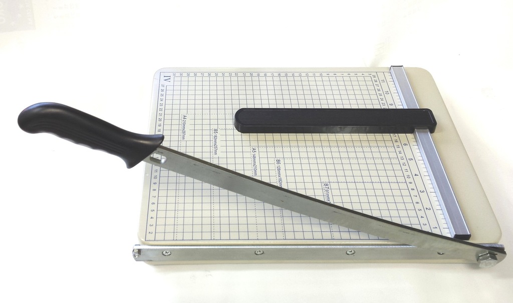 мини резак для бумаги. резак для бумаги за 12 секунд.