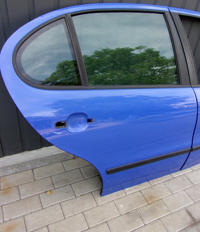 SEAT LEON 1 DRZWI TYLNE TYŁ PRAWE NIEBIESKIE LS5J