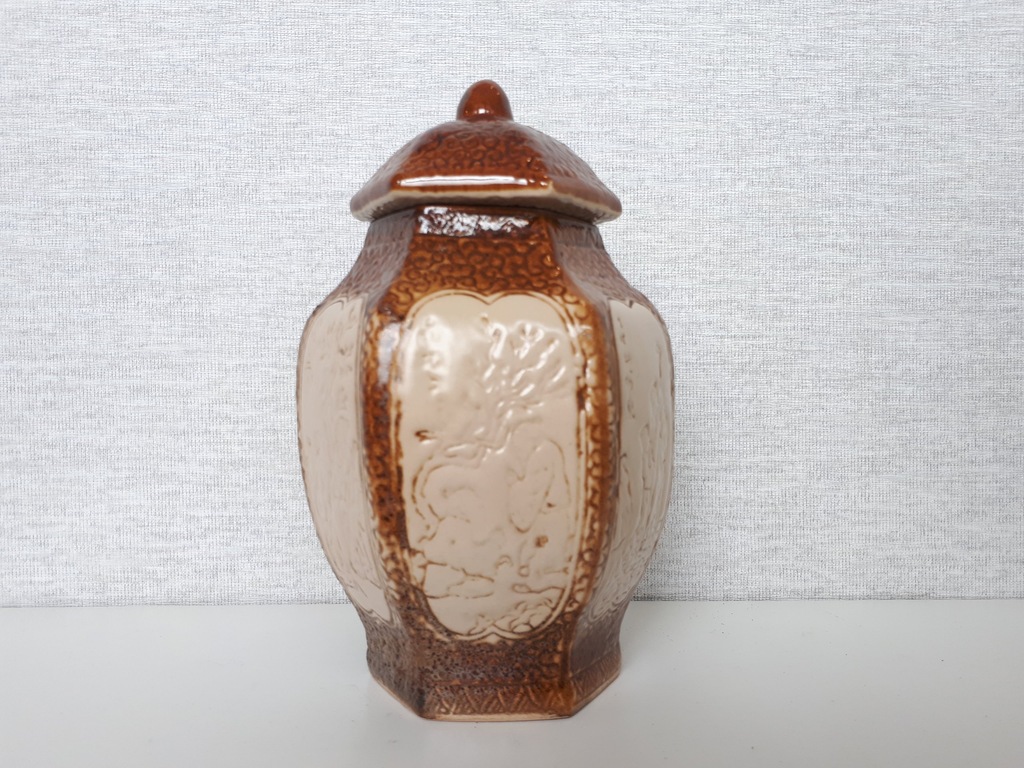 Stara ceramiczna amfora z pokrywką chiński wzór %
