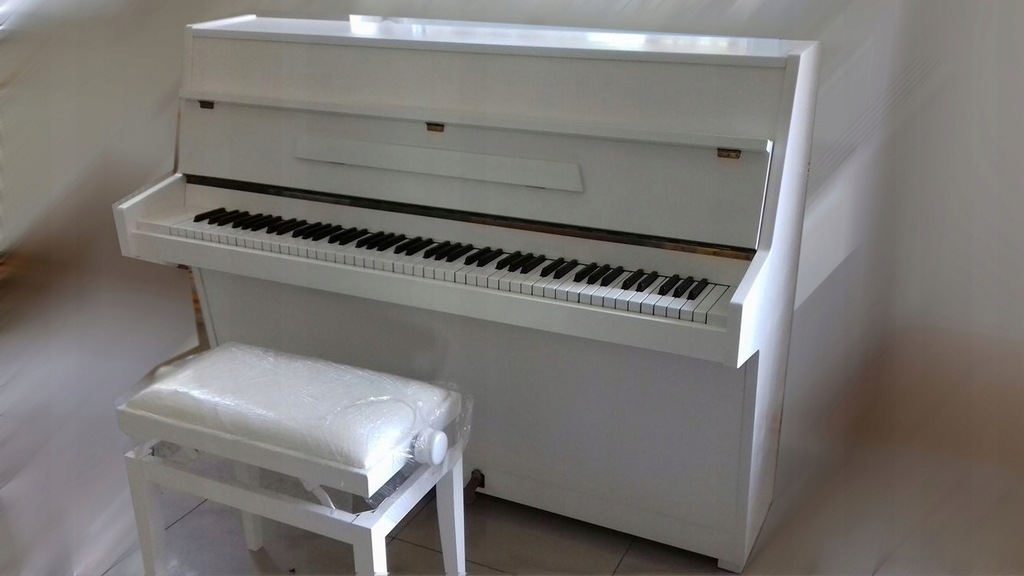 Piękne białe pianino Zimmermann