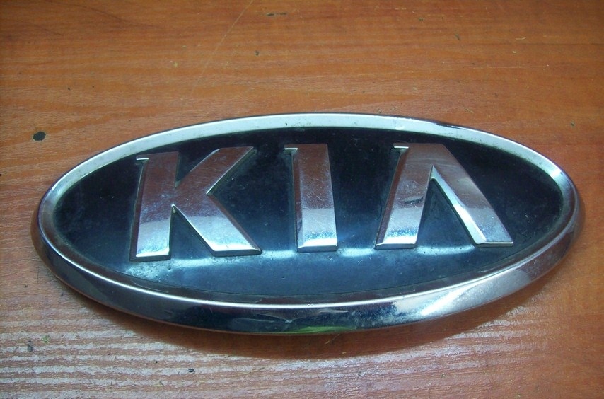 KIA ZNACZEK LOGO EMBLEMAT PRZÓD