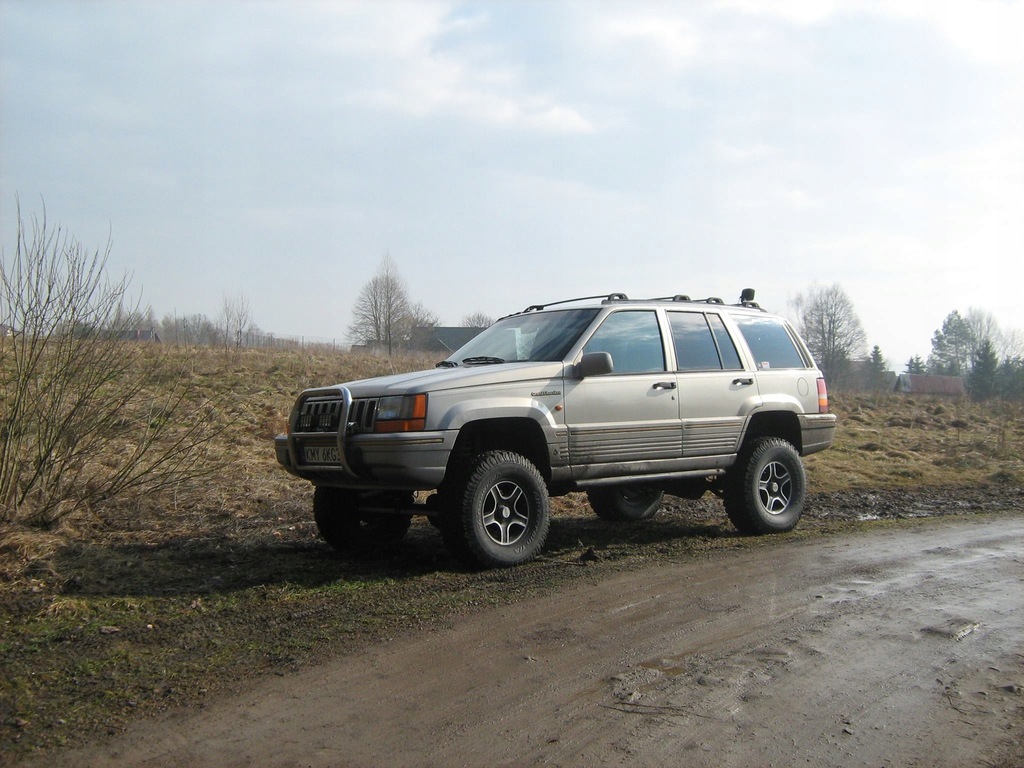 Jeep Grand Cherokee ZJ 5.5" lift, 32 cale, LA
