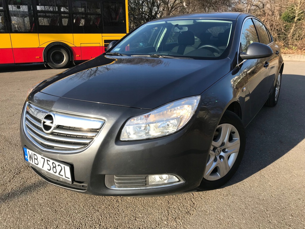 Opel insignia salon