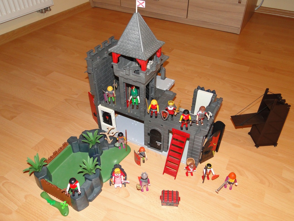 PLAYMOBIL DUŻY ZAMEK RYCERSKI + STAW + 13 FIGUREK