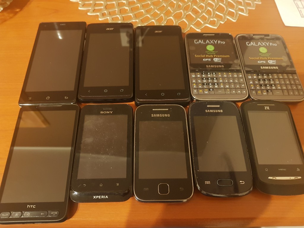 Zestaw 10 telefonów dotykowych HIT okazja