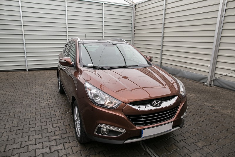 Hyundai x 410