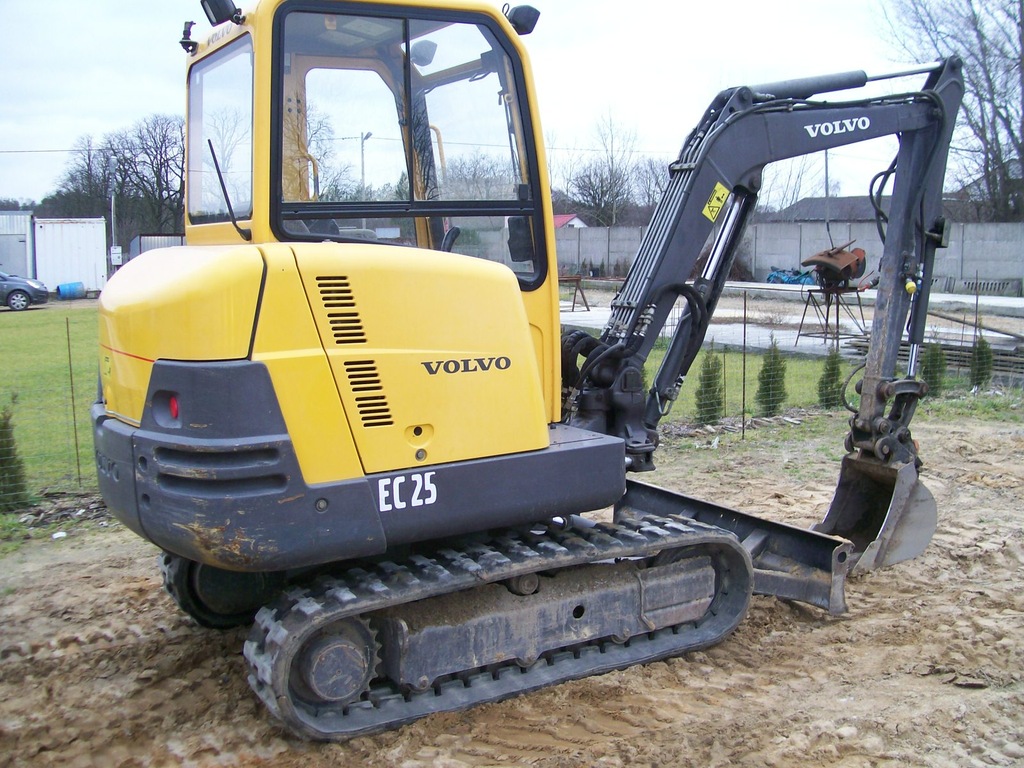 koparka, minikoparka  Volvo EC25 rok prod 2003