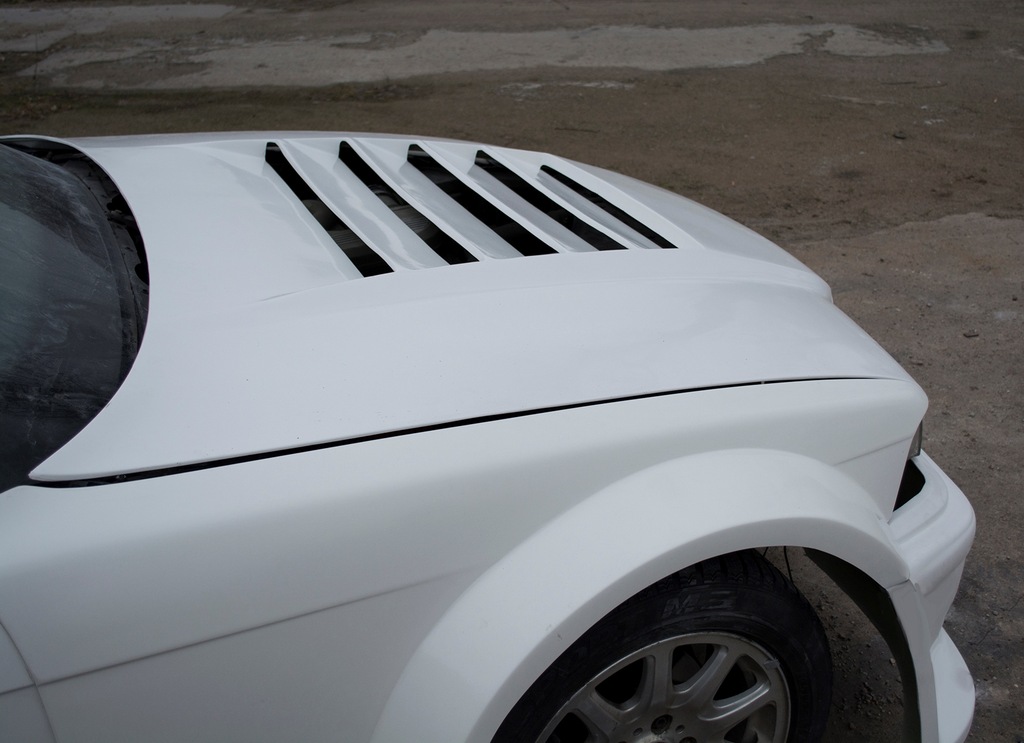 BMW E36 seria 3 Maska Laminat z wlotami powietrza