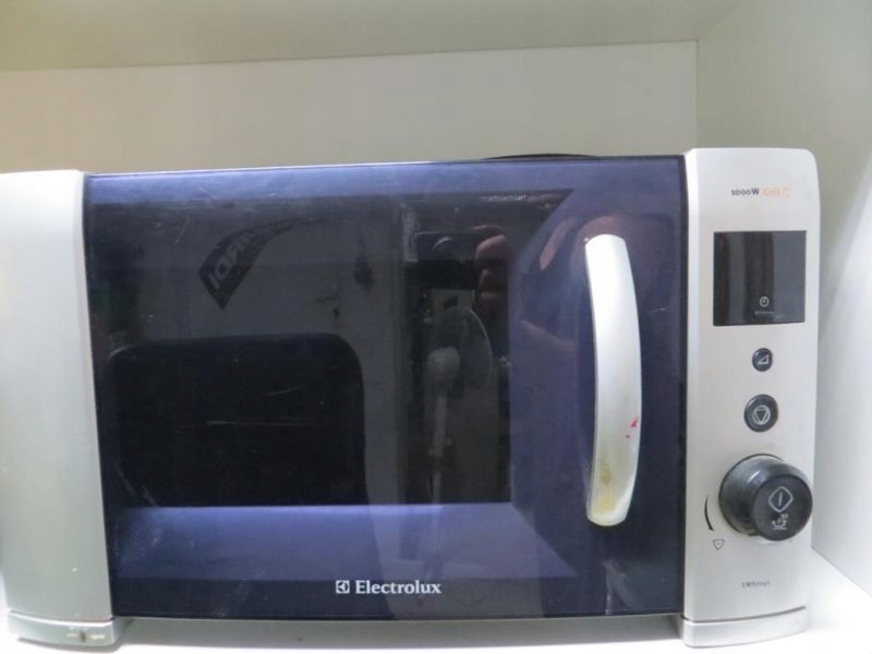 MIKROFALÓWKA ELECTROLUX EMS2040S