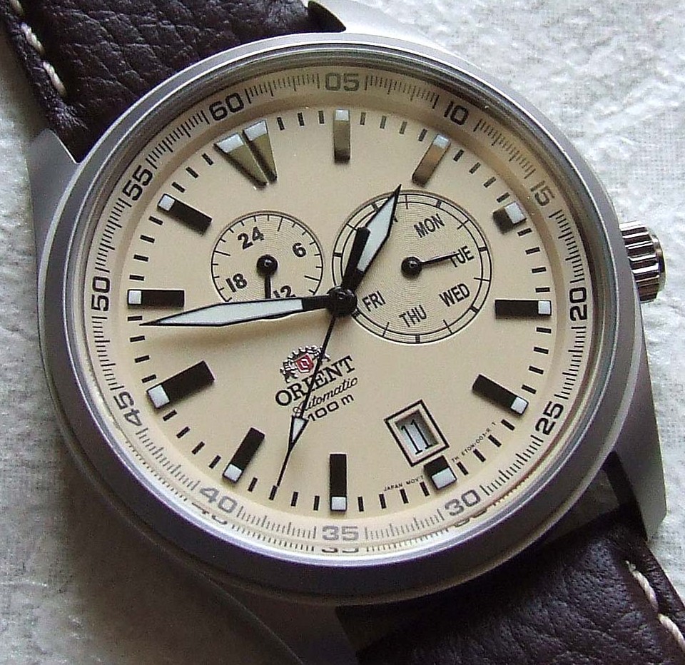 ORIENT FET0N003Y0. Defender. 10 BAR.