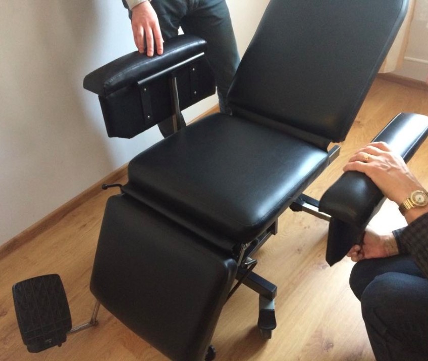 Fotel Rehabilitacyjny na kółkach firmy INNOW.