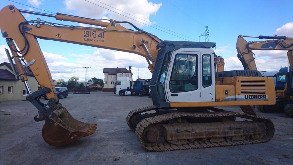 Liebherr 914 Hdsl 9700h waga 25000kg z niemiec cat