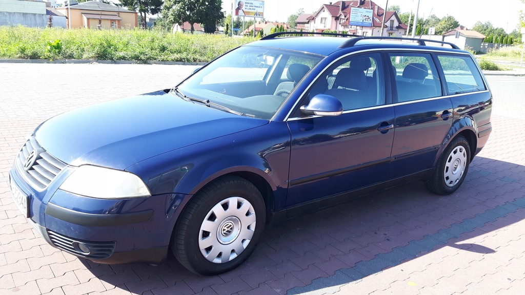 Volkswagen Passat Kombi - 2005 rok - granatowy