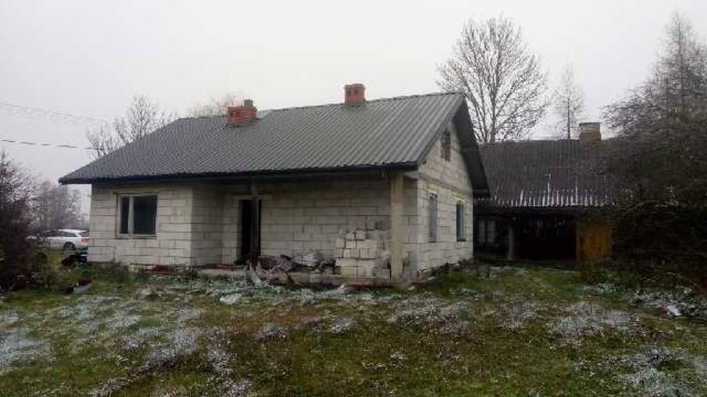 Dom z dzialka siedlisko nad Liwcem, 70km od Wawy.