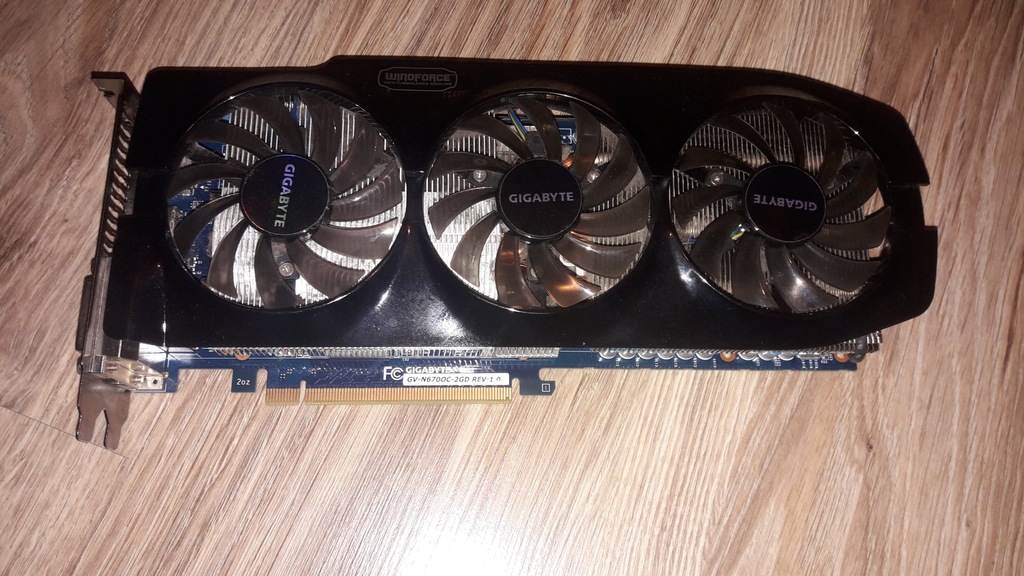 GTX 670 Gigabyte 2GB + blok wodny + backplate