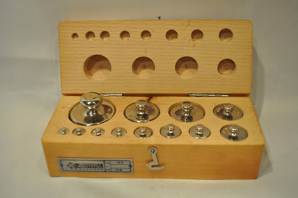 1g-500g PRECYZYJNE ODWAŻNIKI LABORATORYJNE /1709