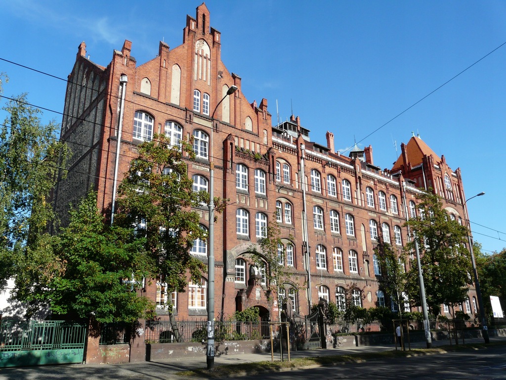 WROCŁAW SZKOŁA UL. NOWOWIEJSKA ZDJĘCIE