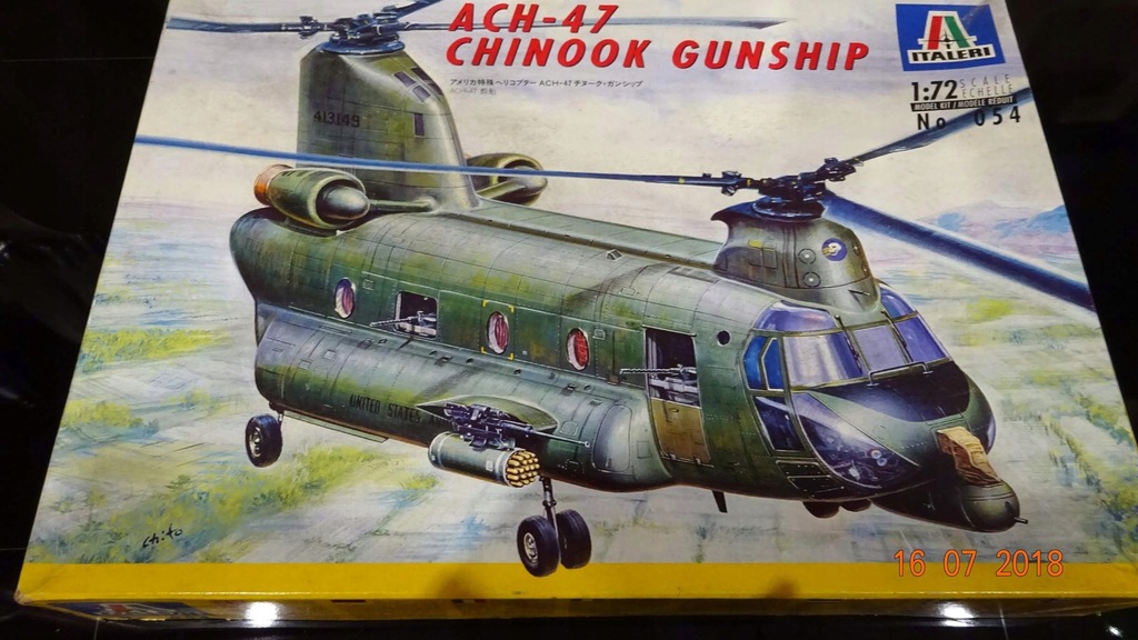 ACH-47 CHINOOK GUNSHIP 1-72 - model ITALERI