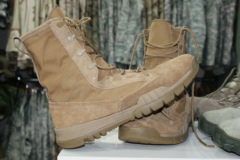 nike coyote brown boots