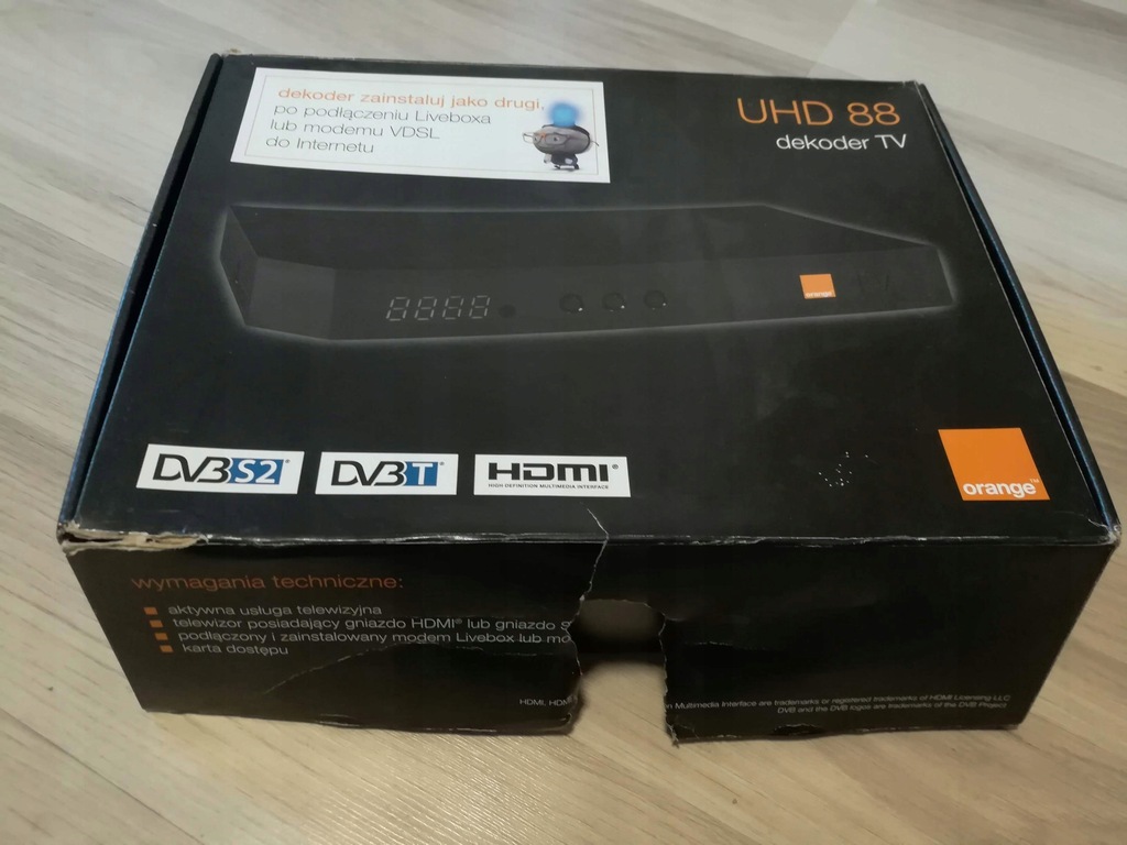 Sagecom Dekoder Tuner TV Orange UHD 88 z pilotem