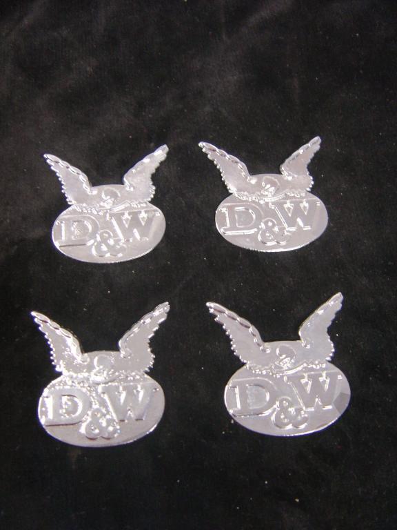 D&W METALOWY ZNACZEK LOGO EMBLEMAT WROCŁAW