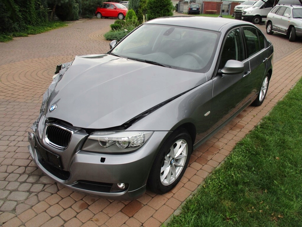 BMW 318 E90 2011 SEDAN NAVI 52t.km!USZKODZONA!