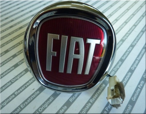 FIAT BRAVO II Przycisk emblemat tylnej klapy 1 wer
