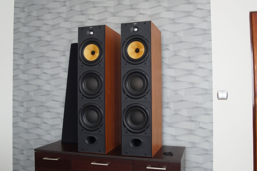 b&w dm604 s2