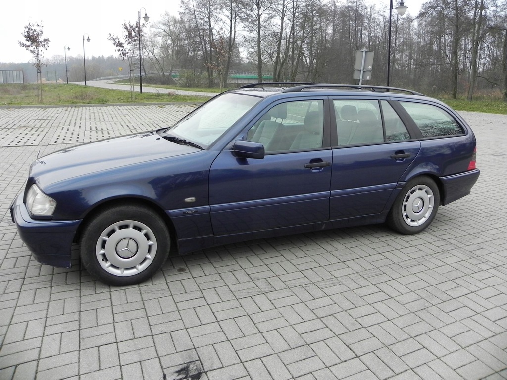 Mercedes C 220 CDI Classic (W202) kombi diesel