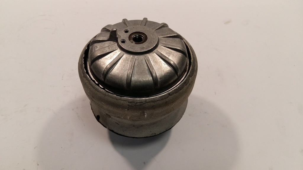 PODUSZKA SILNIKA MERCEDES 124/201 A1242401617