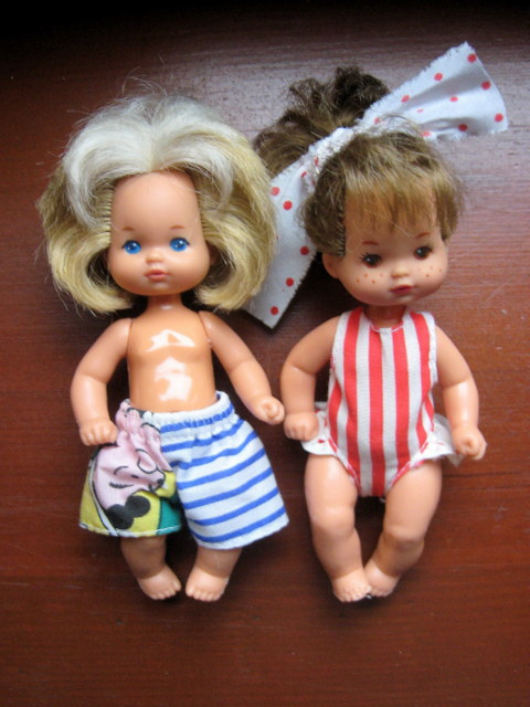 2 małe laleczki dzieci Barbie Heart Family Mattel