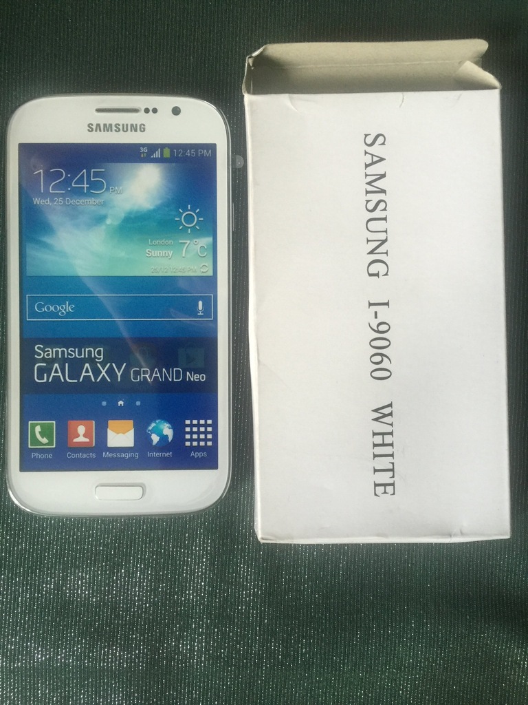 Atrapa telefonu Samsung I 9060