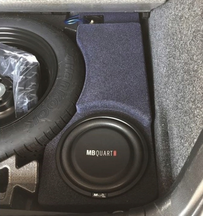VW VOLKSWAGEN Tiguan 5N obudowa głośnikowa BASSER