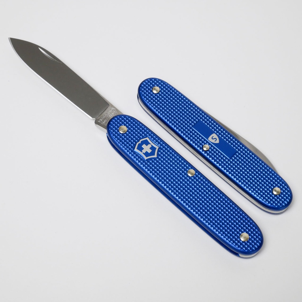 NOWY SCYZORYK VICTORINOX PIONEER SOLO ALOX BLUE SE