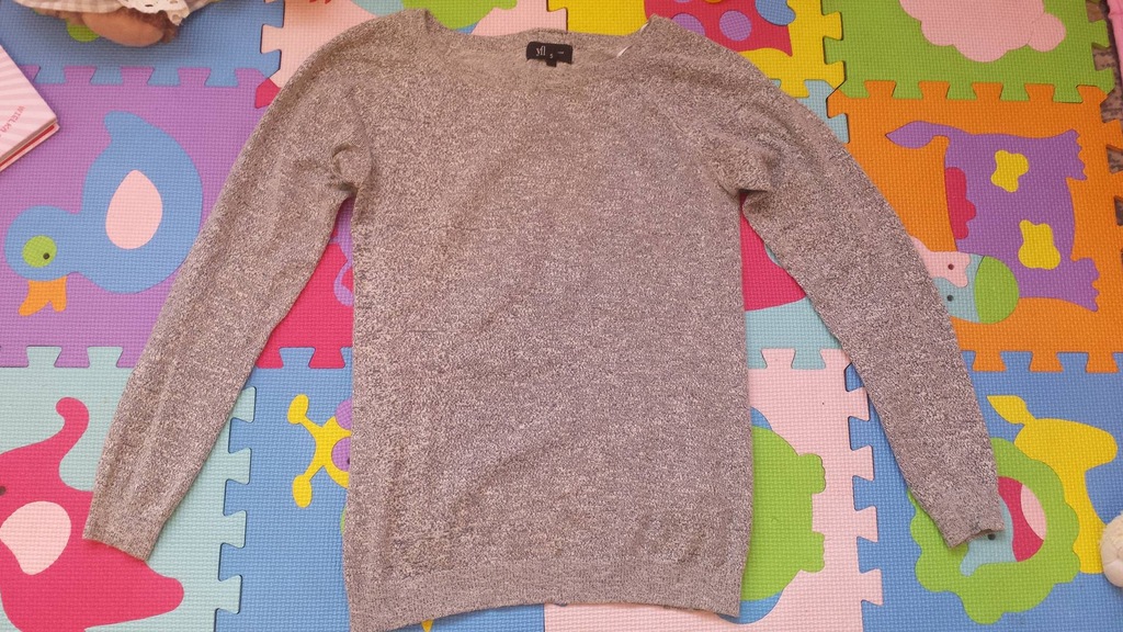 Sweter melanżowy w kolorze szarym marki reserved
