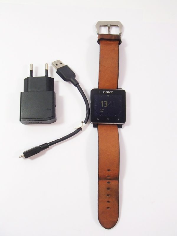 SMARTWATCH SONY SW2 + ŁADOWARKA Z KABLEM USB