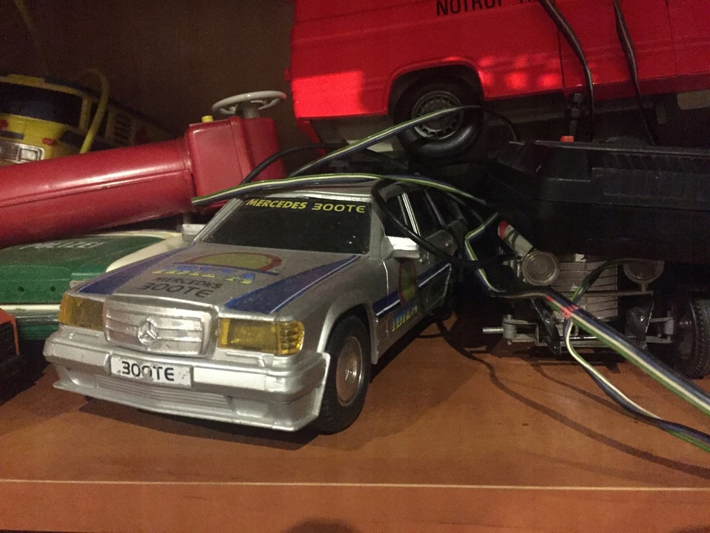 Mercedes W124 S124 300TE 1:18 na KABEL