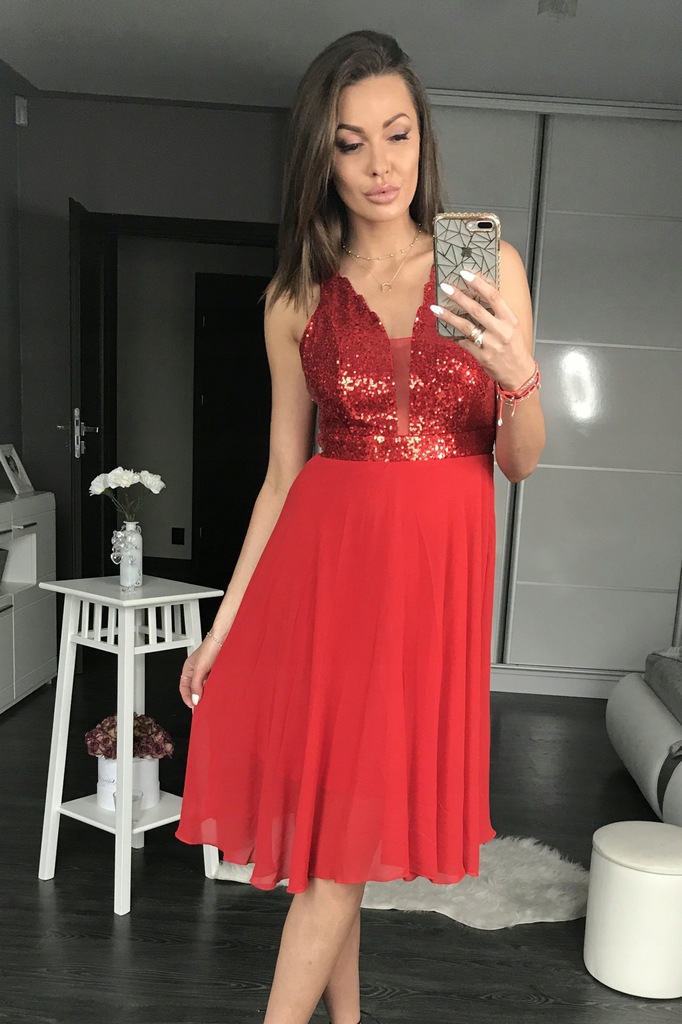 Sukienka z cekinami - rozkloszowana - Czerwona M